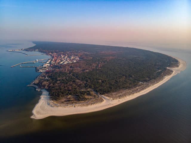 Półwysep Helski ile km? Odkryj jego długość i tajemnice! Półwysep Helski ile km? Odkryj jego długość i tajemnice!